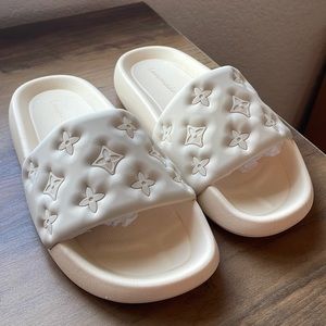 Lemonade Nude/White Sandals NWT Size 9